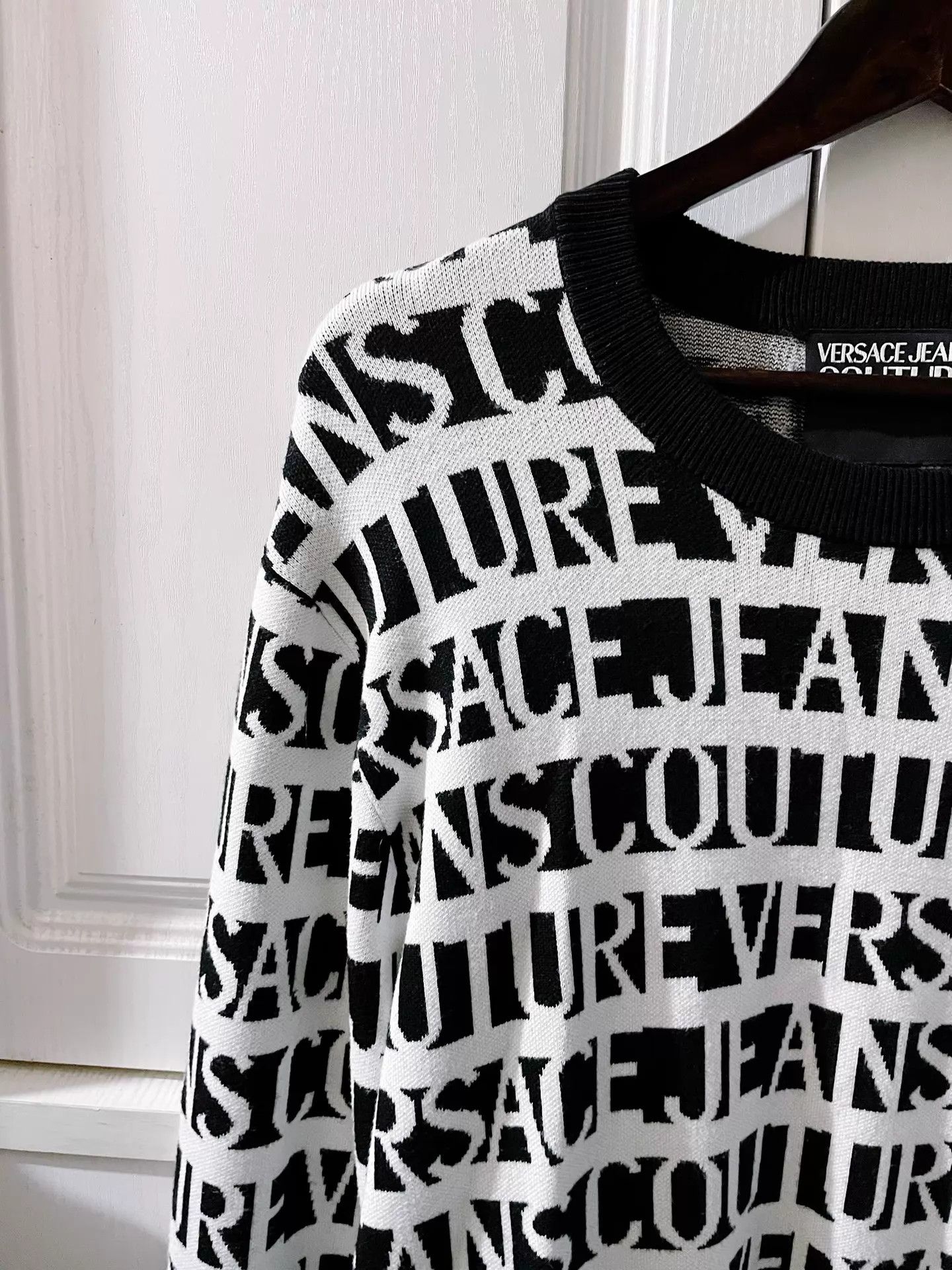 Versace Versace All Over Logo Nylon Trendy Sweatshirt M Size US M / EU 48-50 / 2 - 5 Thumbnail