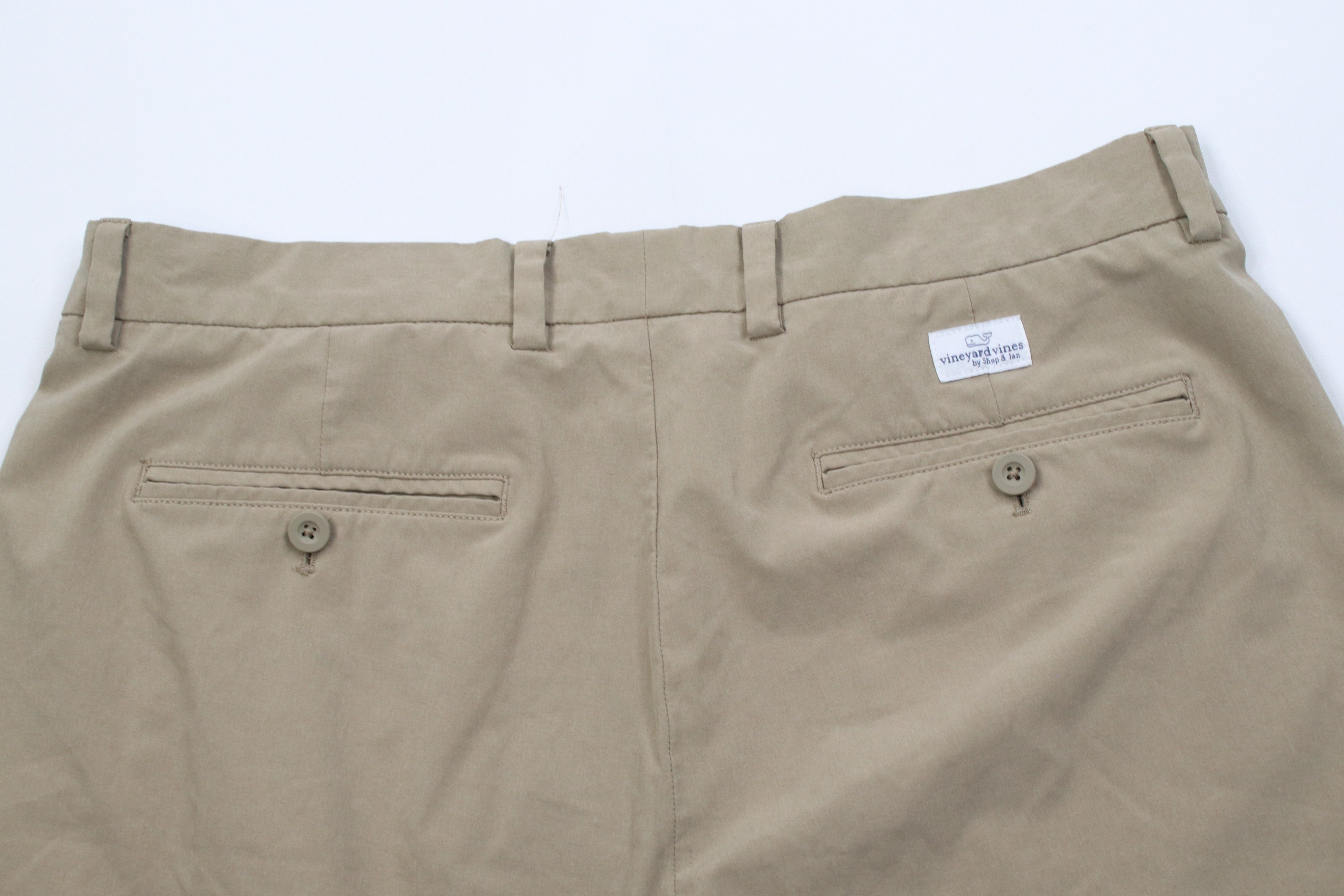 Vineyard Vines Vineyard Vines Tech Knit Breaker Golf Chino Shorts Beige Size US 35 - 9 Thumbnail