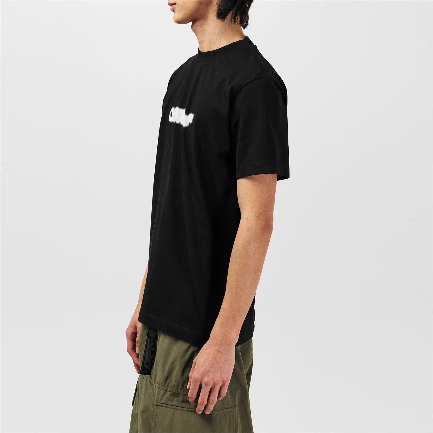 Off-White o1g2r1mq0226 Spray Arrow Logo T-Shirt In Black Size US XS / EU 42 / 0 - 5 Thumbnail