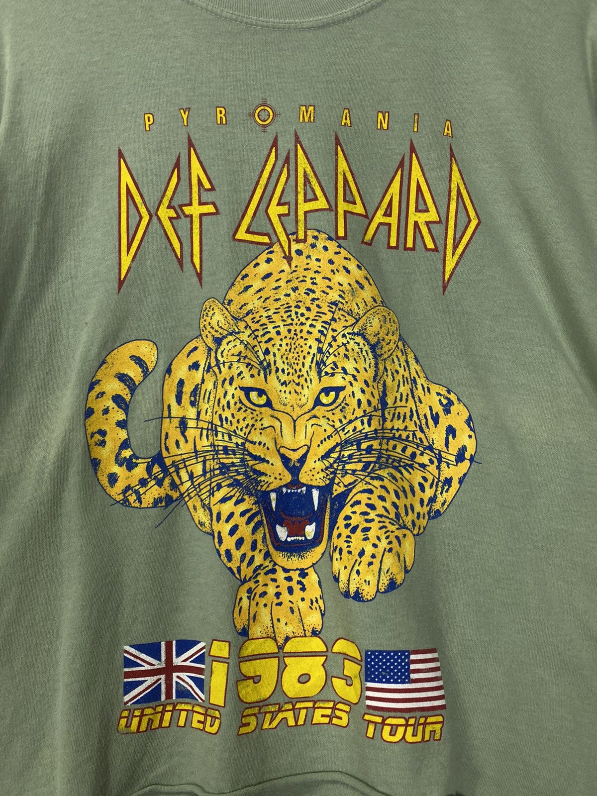 Band Tees × Def Leppard × Vintage Pyromania Def Leppard Rock Band Crop Shirt Size US M / EU 48-50 / 2 - 9 Thumbnail