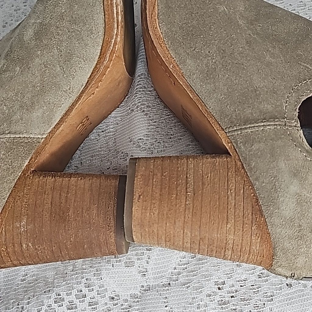 Frye Frye Naomi soft oiled suede block heel ankle boots bootie 11 Size US 11 / IT 41 - 6 Thumbnail