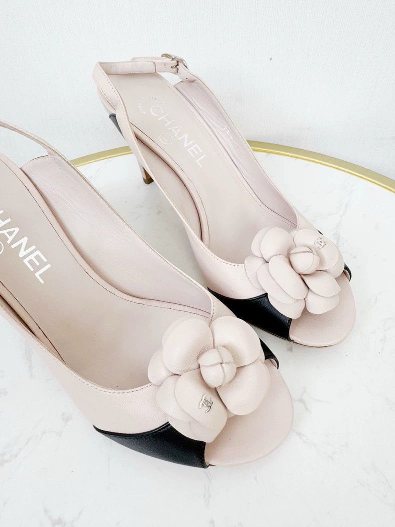 Chanel Chanel Camellia Sandals Size 38 -2505 Size US 6.5 / IT 36.5 - 2 Thumbnail