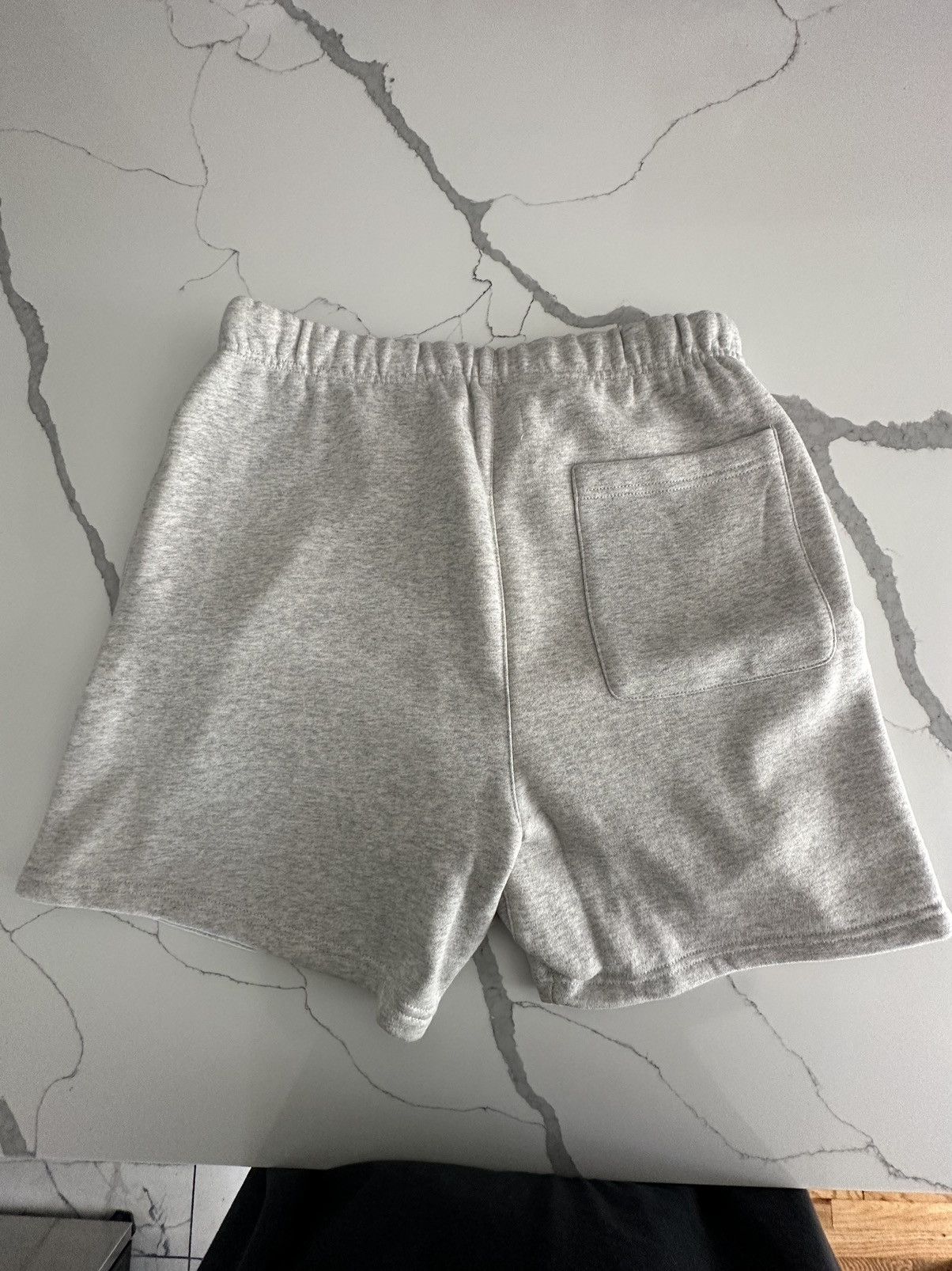 Essentials Essentials 2018 SweatShort size Medium Size US 30 / EU 46 - 3 Thumbnail