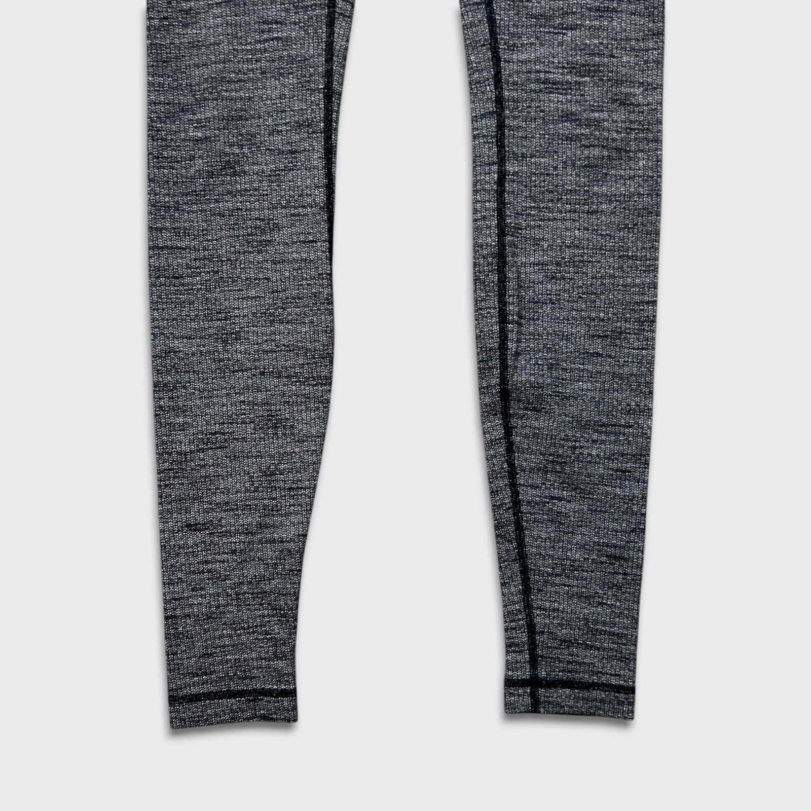 Lululemon Lululemon Wunder Under Low Rise Tight Size 4 Legging Pilates Size 27" / US 4 / IT 40 - 3 Thumbnail