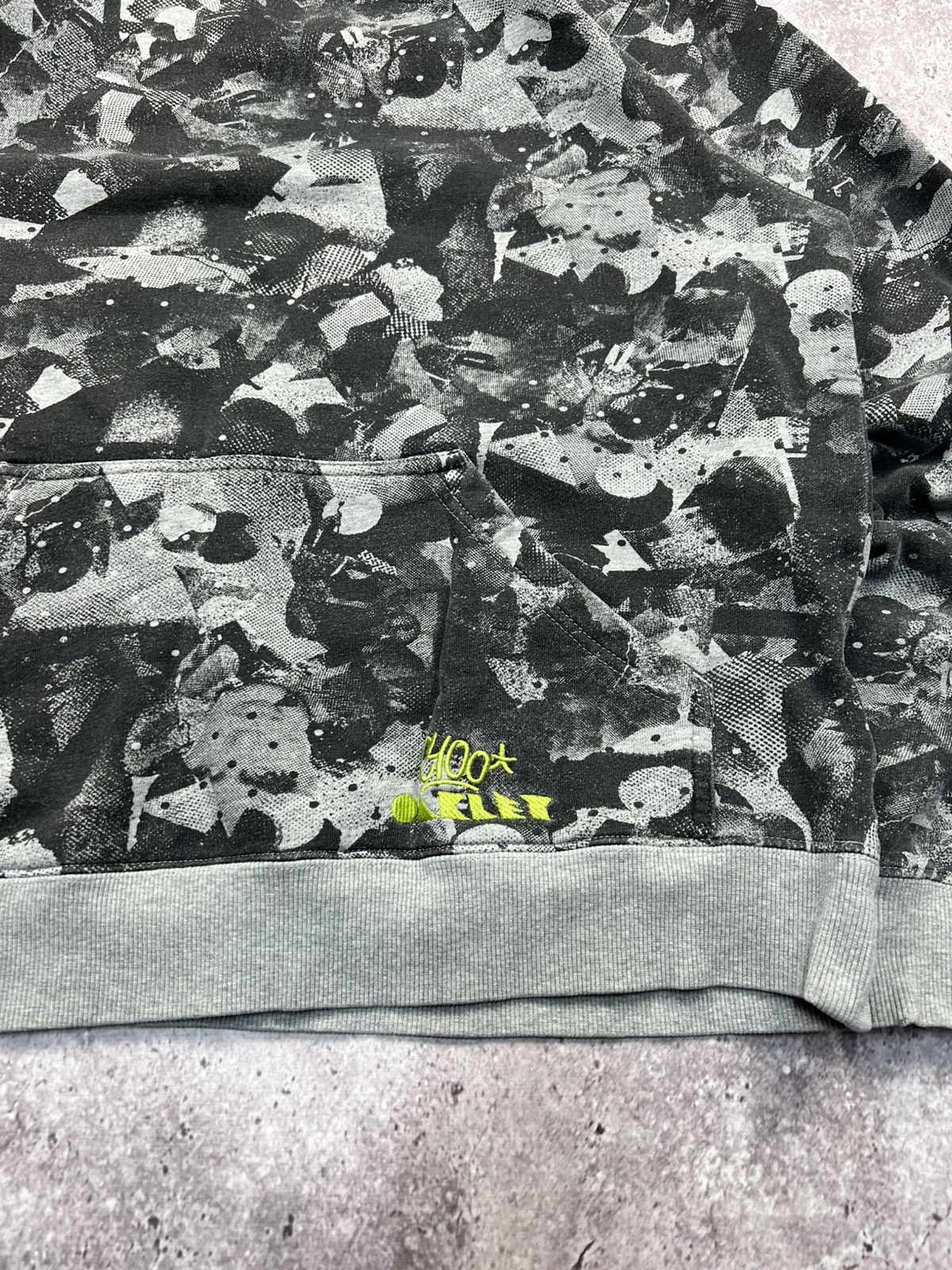 Oakley Crazy Oakley Vintage Camo Sweatshirt Y2K Rare Size US XL / EU 56 / 4 - 3 Thumbnail