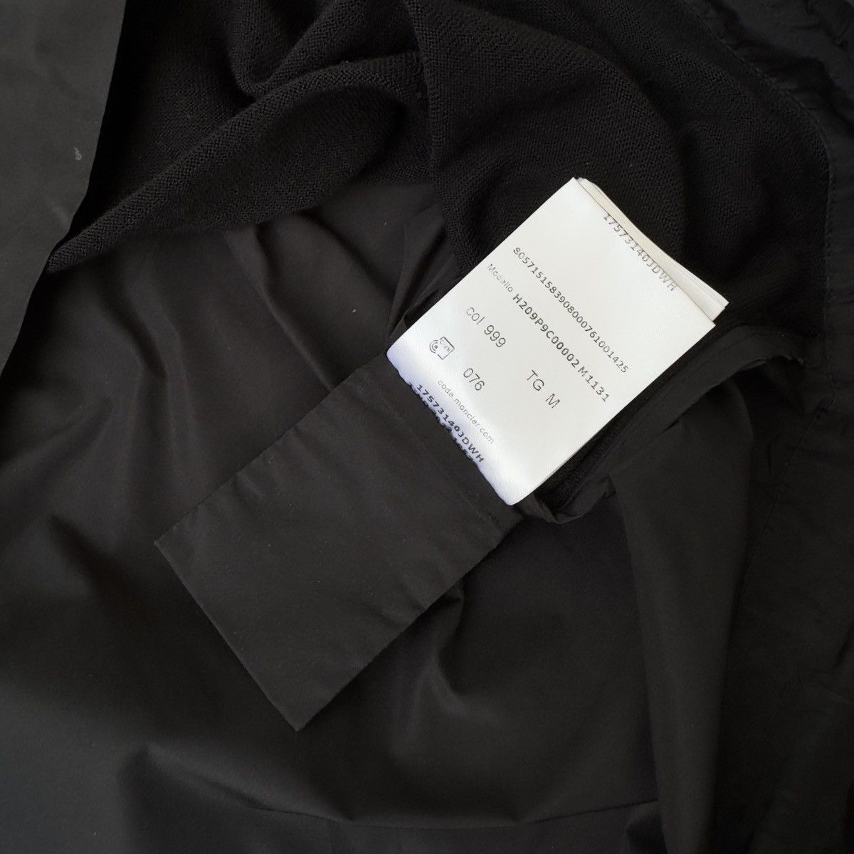 Moncler Moncler Hybrid Nylon Sweater W/ Cinch Waist In Black Size M / US 6-8 / IT 42-44 - 9 Thumbnail