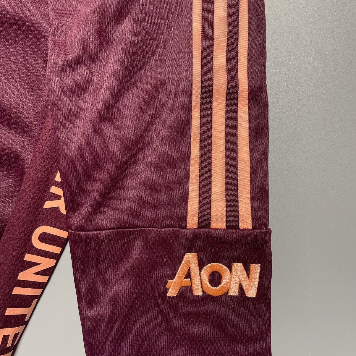 Adidas × Vintage MAN UNITED ADIDAS 2020/2021 FOOTBALL TRAVEL SWEATSHIRT Size US M / EU 48-50 / 2 - 3 Thumbnail