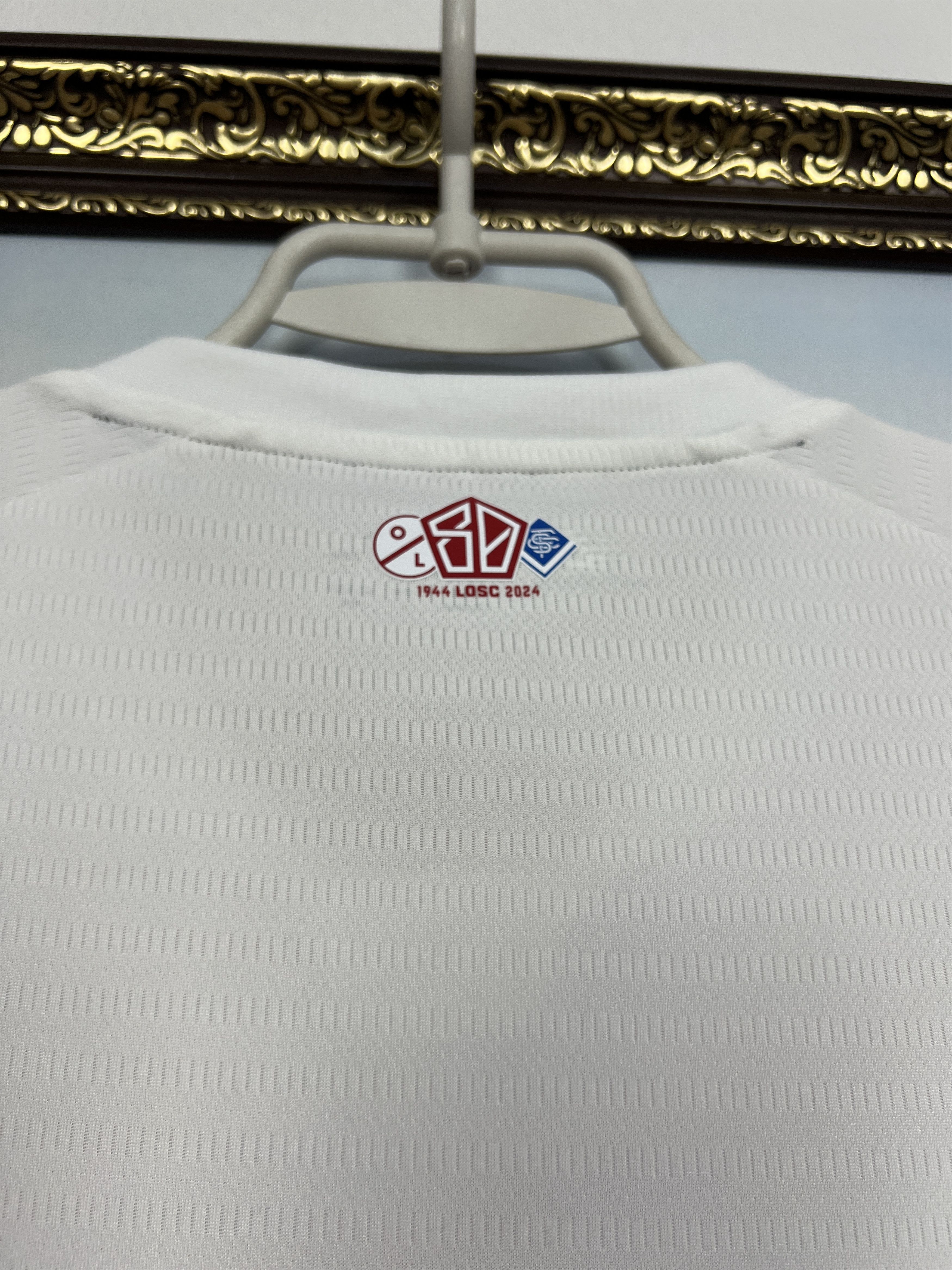 Nike Lille football shirt Soccer Nike White Jersey Mens Trikot Size US L / EU 52-54 / 3 - 11 Thumbnail