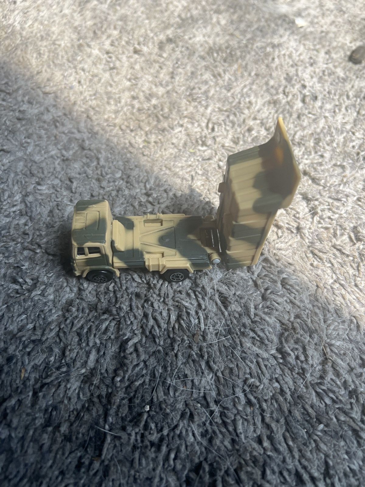 Hypebeast Maisto Sand Camouflage Dump Truck Size ONE SIZE - 2 Thumbnail