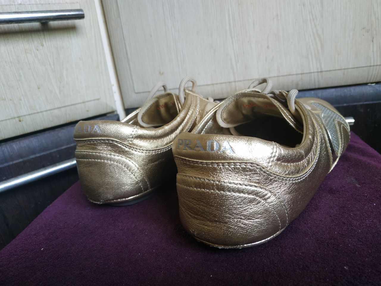 Prada Prada Linea Rossa Gold Metallic Sneakers EU39.5 Size US 9 / IT 39 - 21 Thumbnail