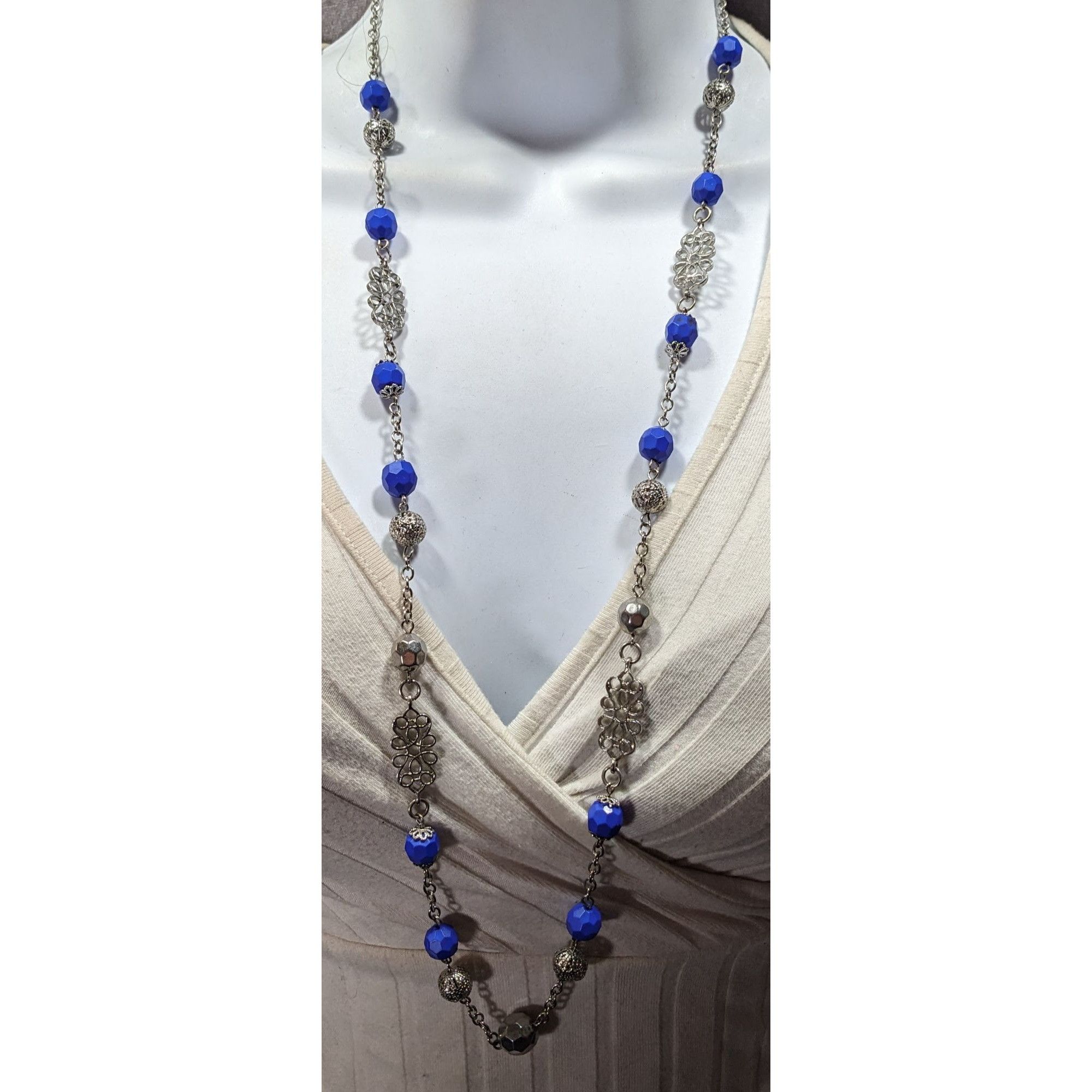 Other Floral Blue And Silver Tone Beaded Necklace Size ONE SIZE - 4 Thumbnail