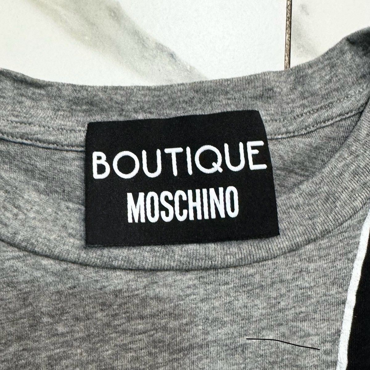 Designer × Moschino MOSCHINO BOUTIQUE LONG SLEEVE TEE! Size M / US 6-8 / IT 42-44 - 10 Thumbnail