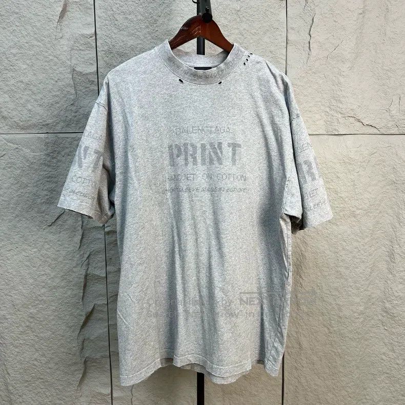 Balenciaga Balenciaga Gray Print letter logo short-sleeve T-shirt Size US M / EU 48-50 / 2 - 1 Thumbnail