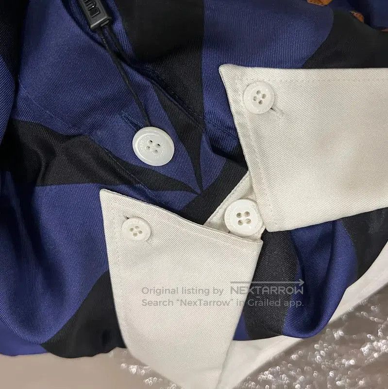 Burberry Burberry Oversized Blue Silk Polo with Fringes. Size US M / EU 48-50 / 2 - 5 Thumbnail