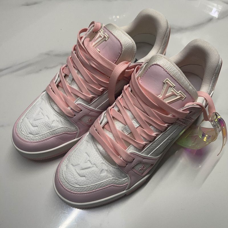 Louis Vuitton Louis Vuitton Leather Low Top Fashion Sneakers 0079 Size US 7.5 / EU 40-41 - 1 Thumbnail