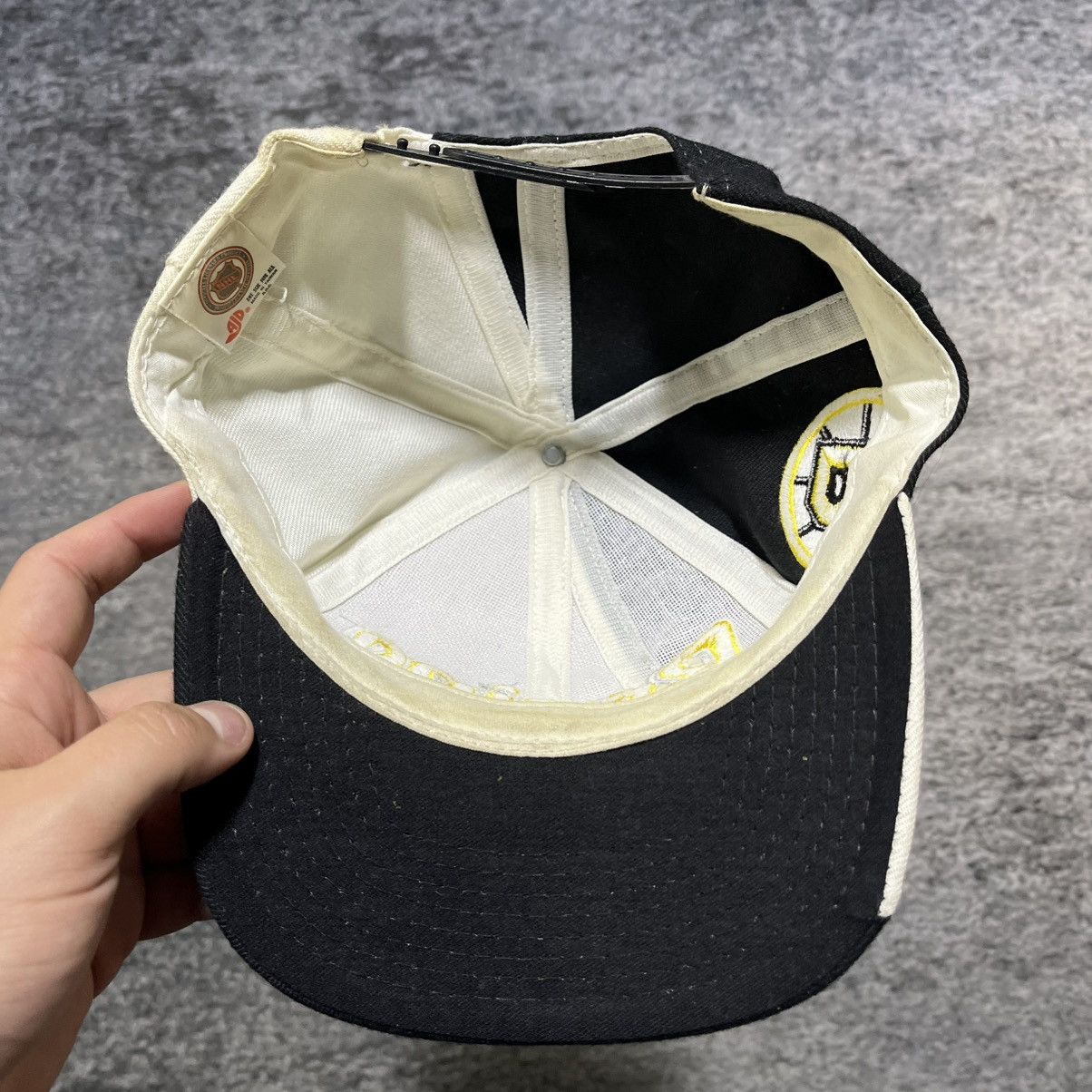 NHL VINTAGE 90s BOSTON BRUINS EMBROIDERED NHL SNAPBACK HAT Size ONE SIZE - 6 Thumbnail