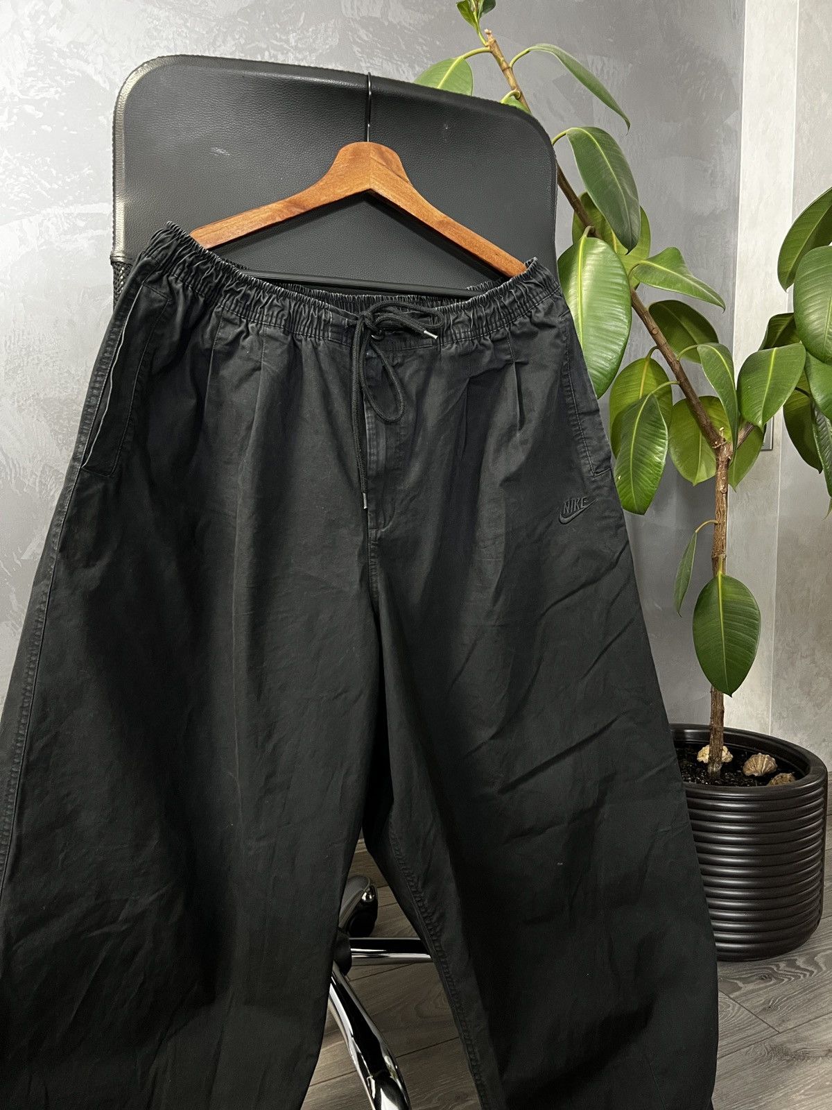 Nike Nike Parachute Pants Size US 36 / EU 52 - 1 Thumbnail