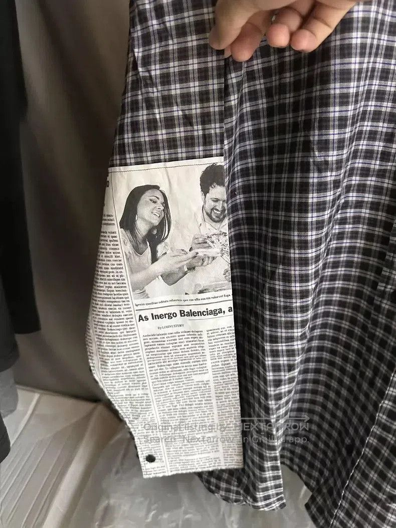 Balenciaga Balenciaga Newspaper Plaid Button. Size US XS / EU 42 / 0 - 2 Thumbnail