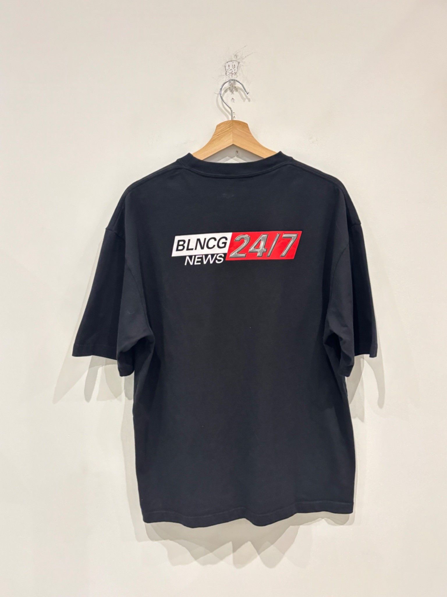 Balenciaga Balenciaga Logo-Print Oversize T-shirt Black Size US S / EU 44-46 / 1 - 3 Thumbnail