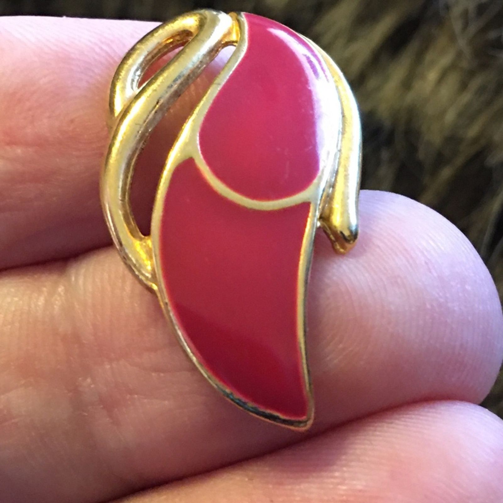 Vintage Vintage gold tone raspberry enamel swirl earrings Size ONE SIZE - 3 Thumbnail