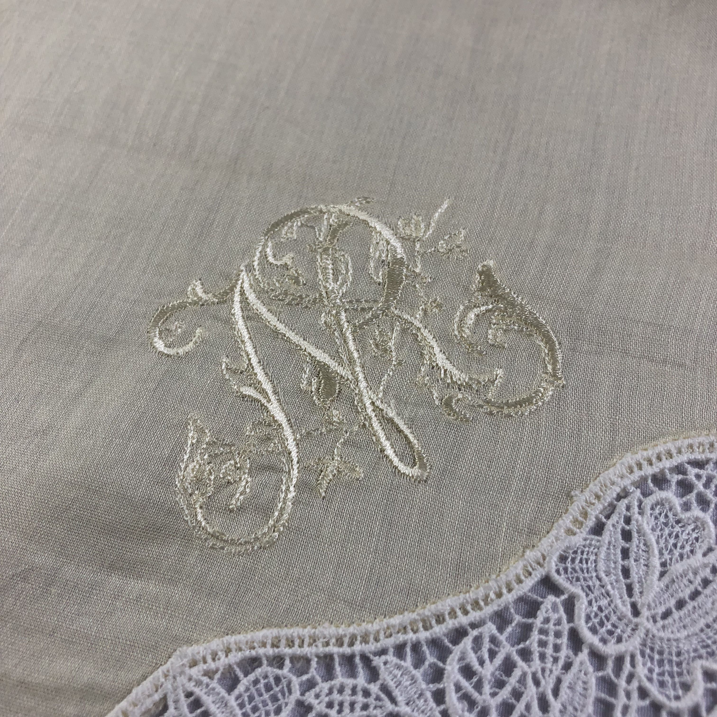 Nina Ricci Nina Ricci Plain Handkerchief Neckerchief Bandana H1614 Size ONE SIZE - 4 Thumbnail