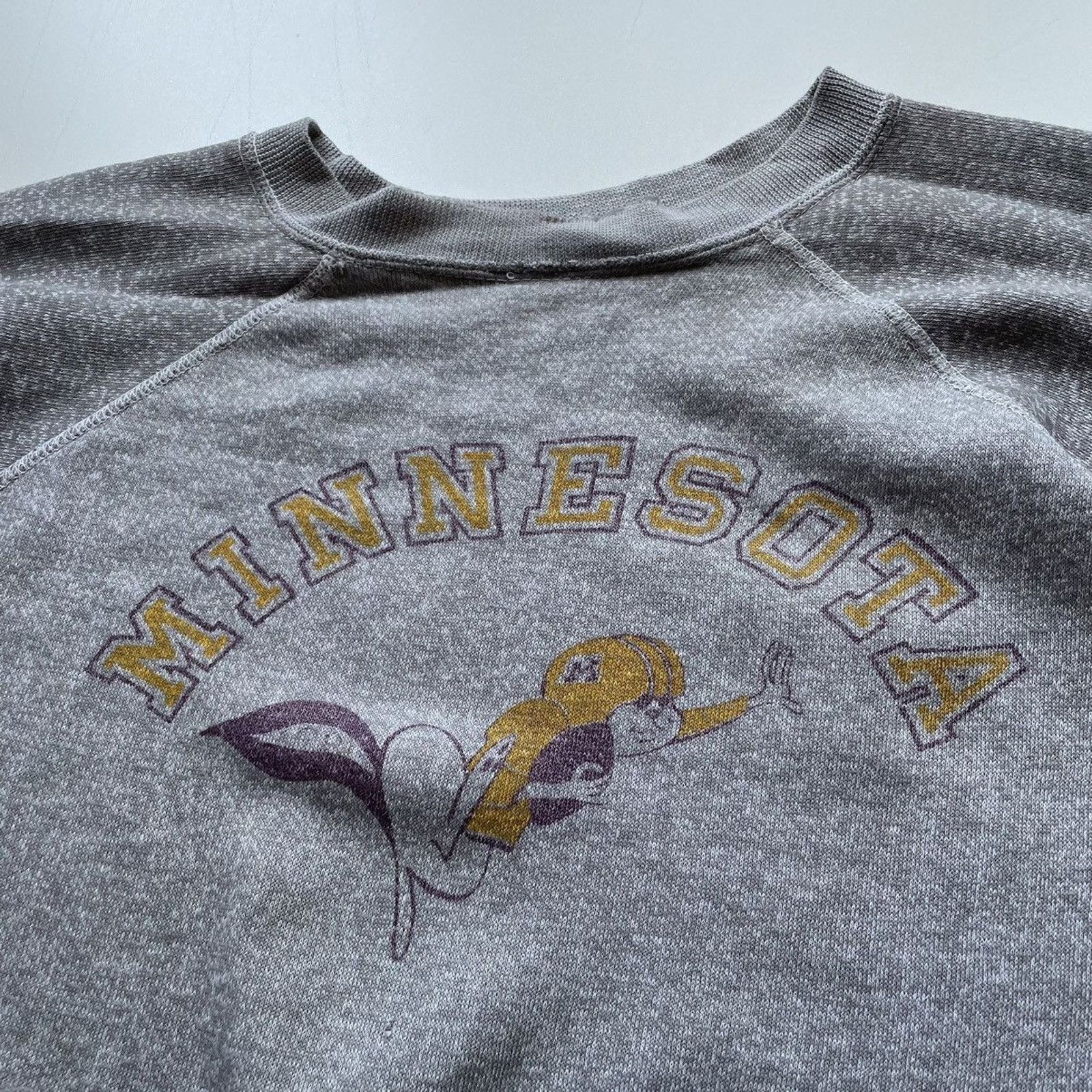 NCAA Vintage 1980s Minnesota Golden Gophers NCAA Raglan Crewneck Size US S / EU 44-46 / 1 - 3 Thumbnail
