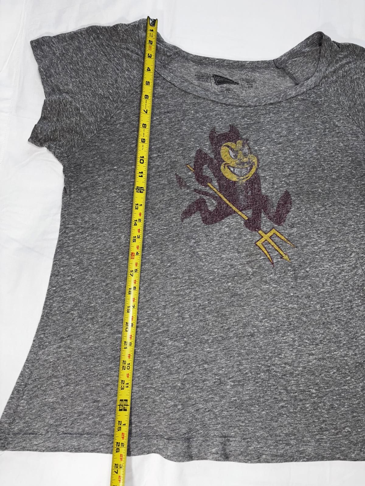 Unknown London Vintage Inspired Graphic Tee with Fun Design Size L / US 10 / IT 46 - 1 Thumbnail