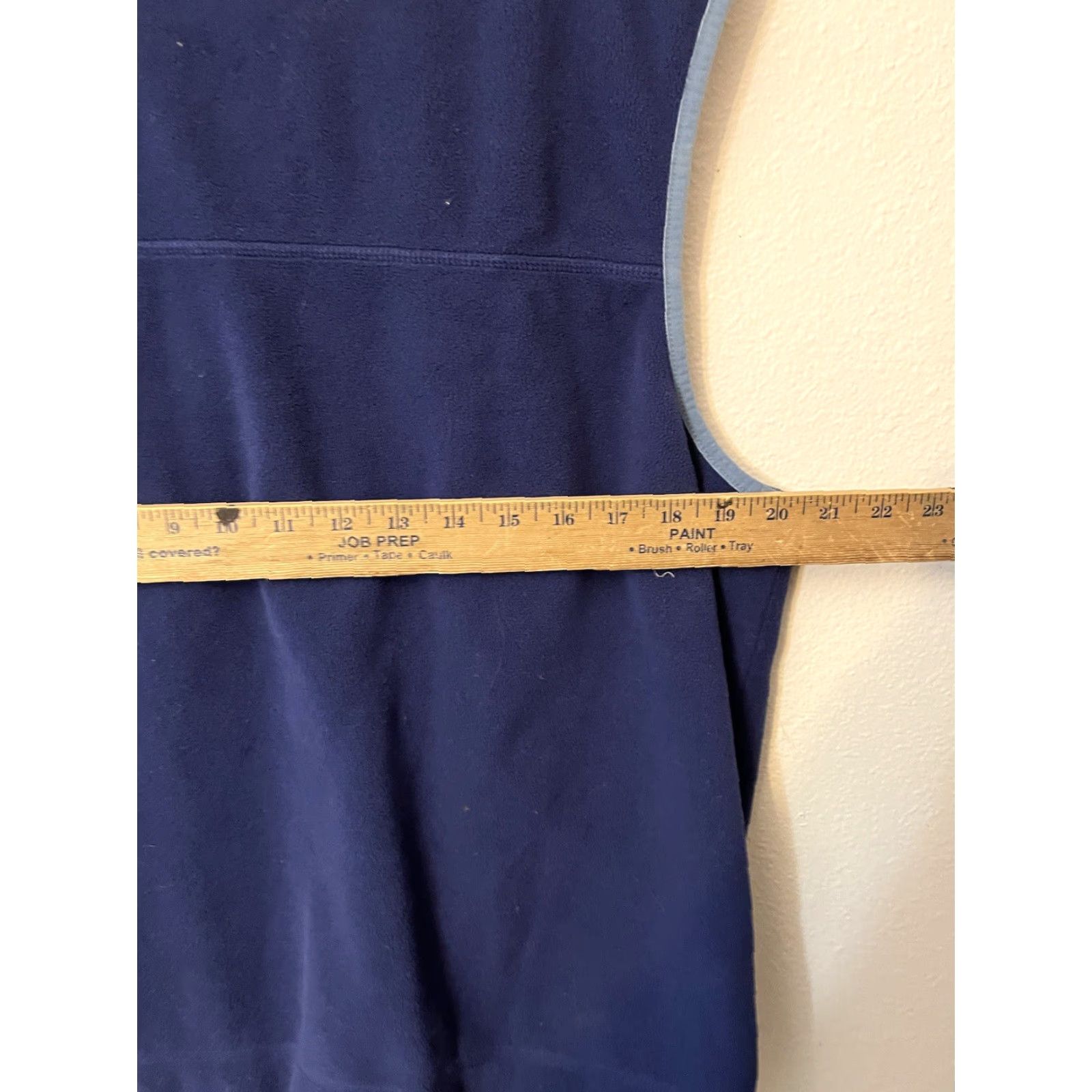 Vintage L.L. Bean Vest Full Zip Men’s Size L Blue Polyester Fleece Pockets - Basic Vest, 0 AFW8 Flawed Size US L / EU 52-54 / 3 - 5 Thumbnail