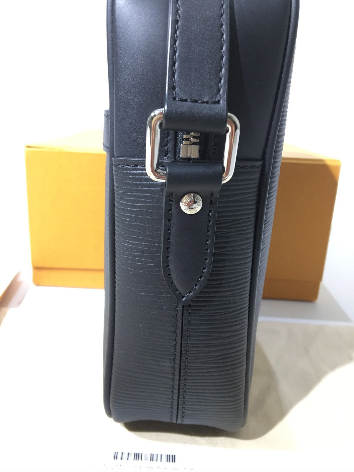 Louis Vuitton × Supreme Louis Vuitton X Supreme Danube PM EPI Leather Cross Body Bag Size ONE SIZE - 11 Thumbnail