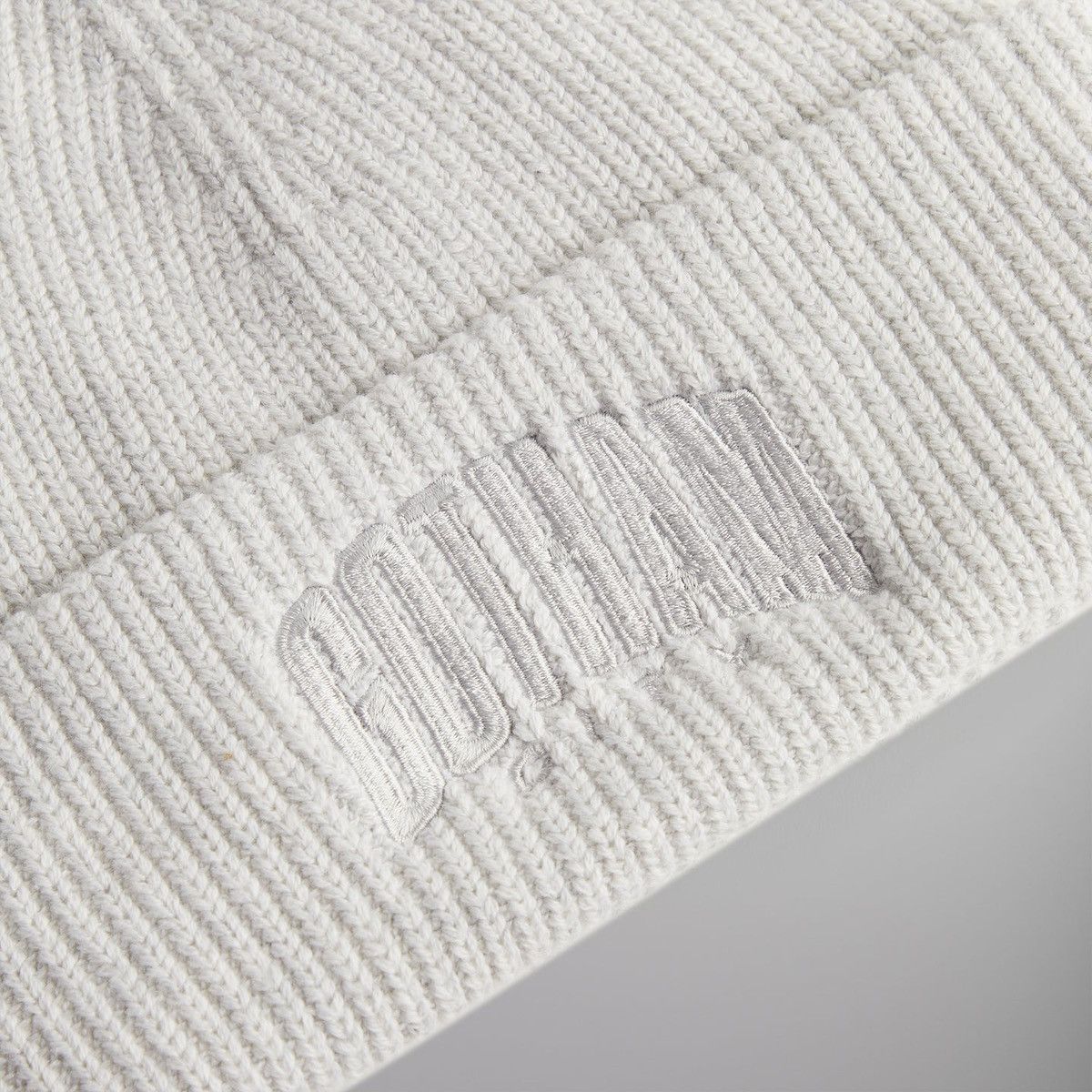 DC Comics × Kith Batman | Kith Mia Beanie in White Chunky Cotton Knit Hat Cap Size ONE SIZE - 3 Thumbnail