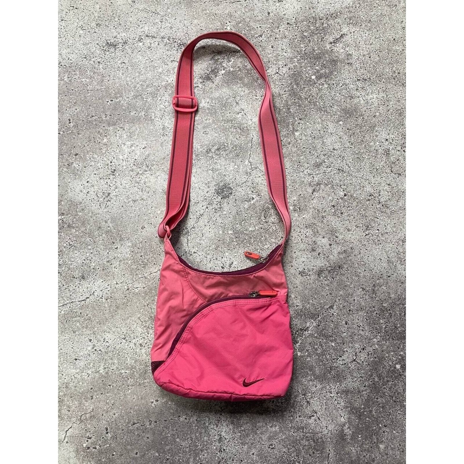 Nike Vintage Nike Pink Nylon Shoulder Bag Adjustable Strap Retro Size ONE SIZE - 1 Thumbnail