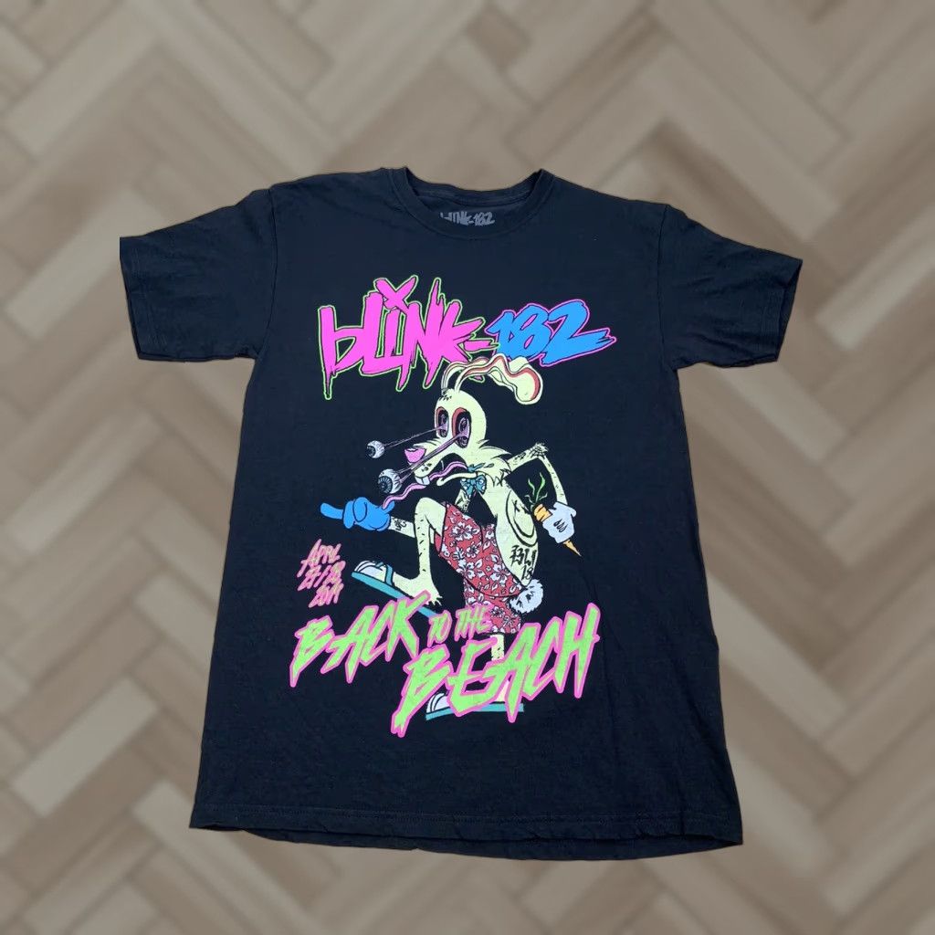Vintage VINTAGE Blink 182 Back to the Beach T-Shirt Black Short Sleeve M Men Crew Neck 2014 Concert Punk Rock Beach Size US 31 - 1 Thumbnail