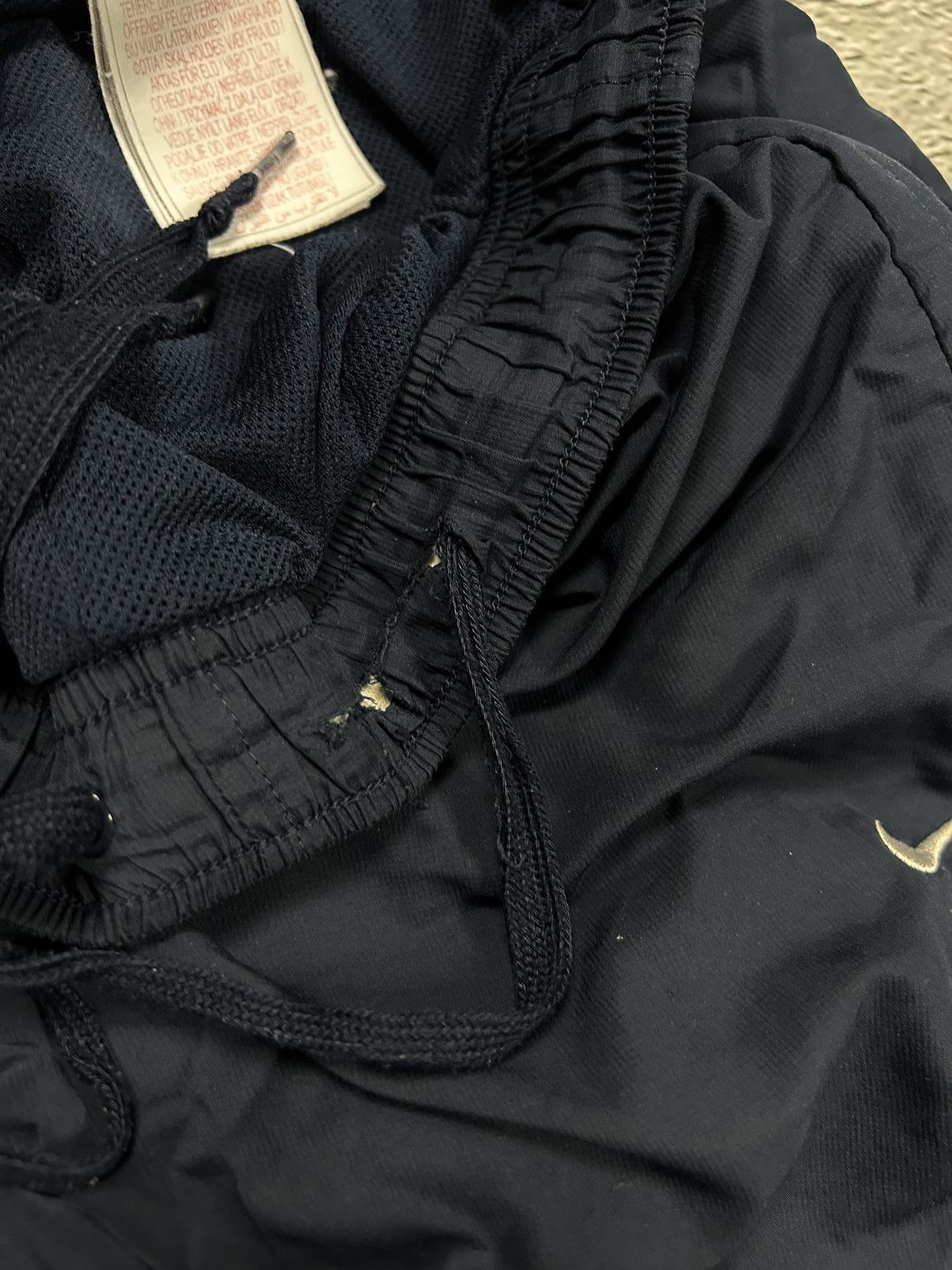 Nike × Vintage Nike vintage navy track pants small swoosh nylon parachute Size US 30 / EU 46 - 5 Thumbnail
