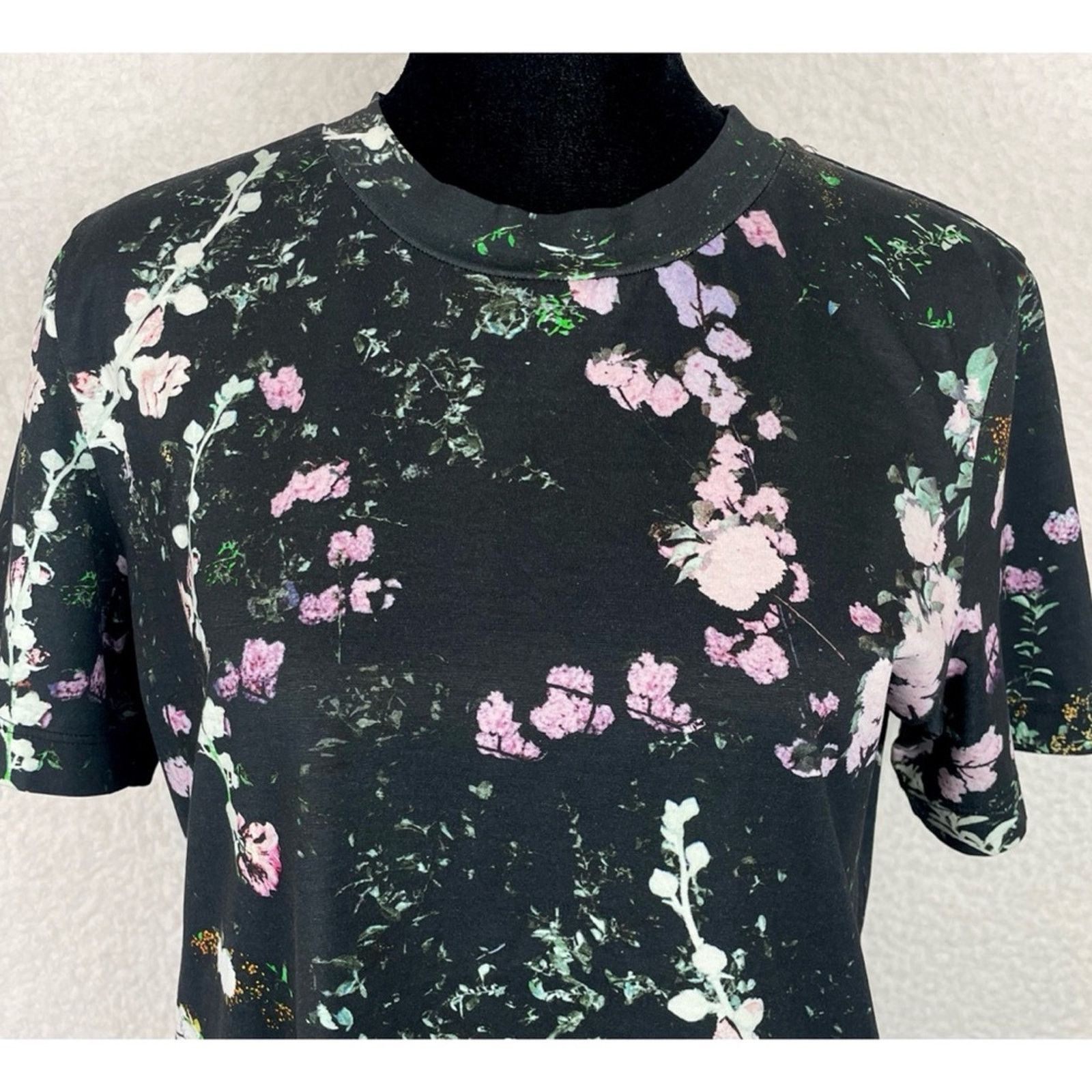 3.1 Phillip Lim 3.1 PHILLIP LIM • Black Floral Crewneck Short Sleeve Tee Size M / US 6-8 / IT 42-44 - 2 Thumbnail