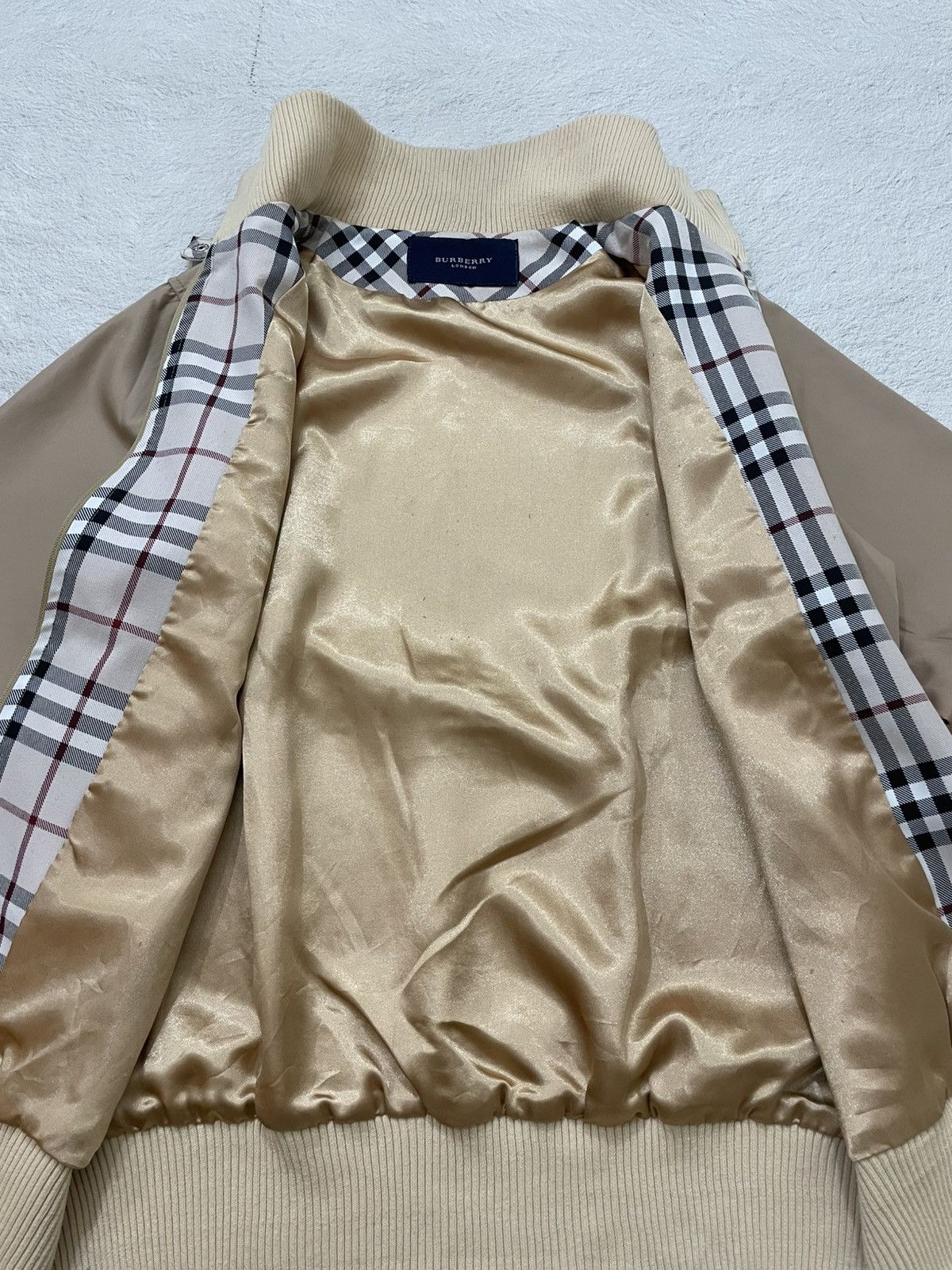 Japanese Brand Vintage Burberry Nova Check Lined Bomber Jacket Beige Y2K Size US L / EU 52-54 / 3 - 7 Thumbnail