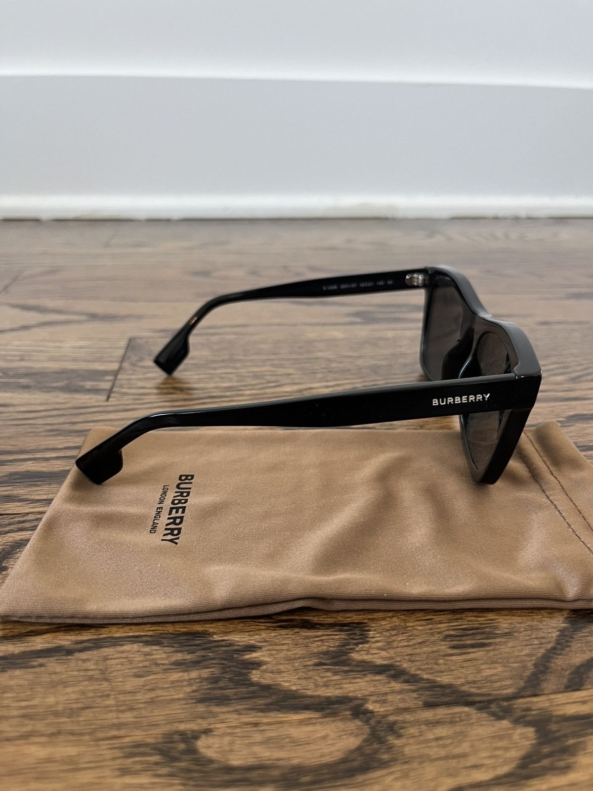 Burberry Burberry Square Sunglasses Size ONE SIZE - 9 Thumbnail