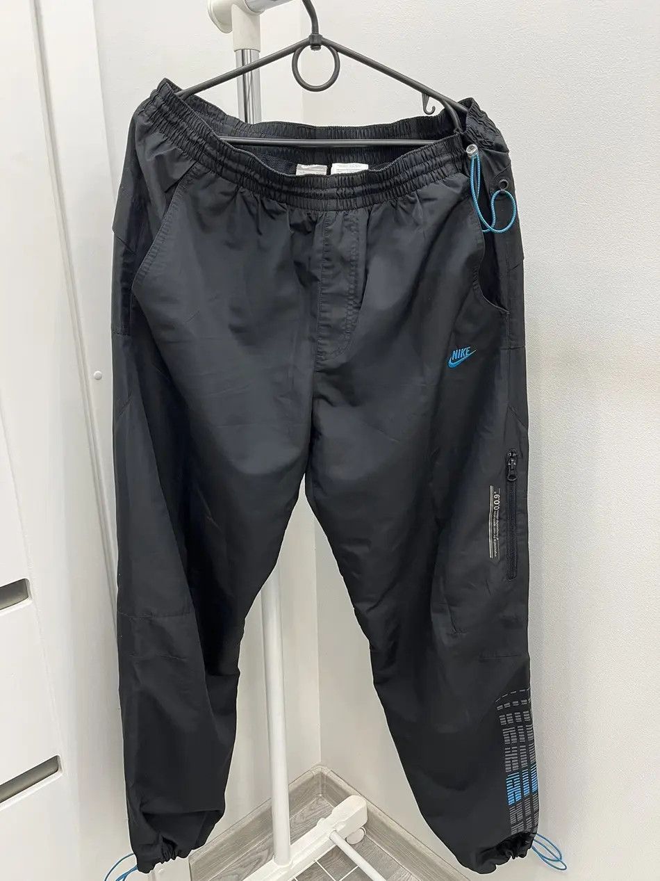 Nike Vintage Nike Parachute Y2K Nylon Baggy Pants Size US 34 / EU 50 - 1 Thumbnail