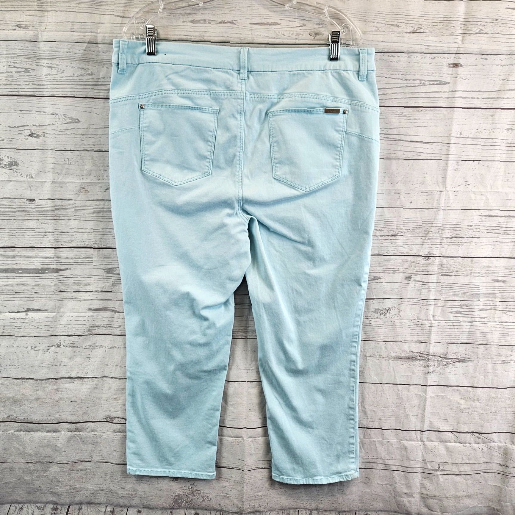Vintage Chico's Women So Lifting Crop Pants 12 Light Blue High Rise Crop Pants Womens size 12 Blue 22.5in Inseam 11in Rise Size 34" / US 12 / IT 48 - 3 Thumbnail
