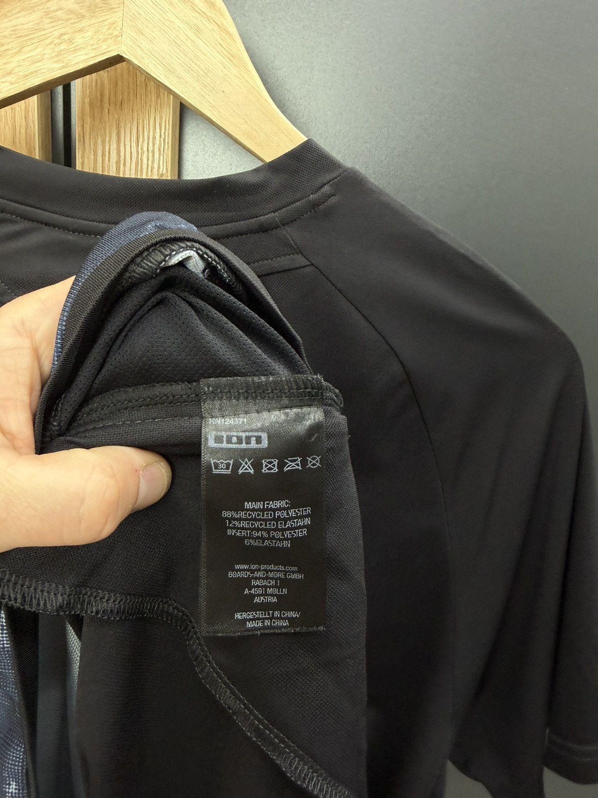 Other ION Traze AMP MTB Jersey Black Blue Short Sleeve Size M Size US M / EU 48-50 / 2 - 10 Thumbnail