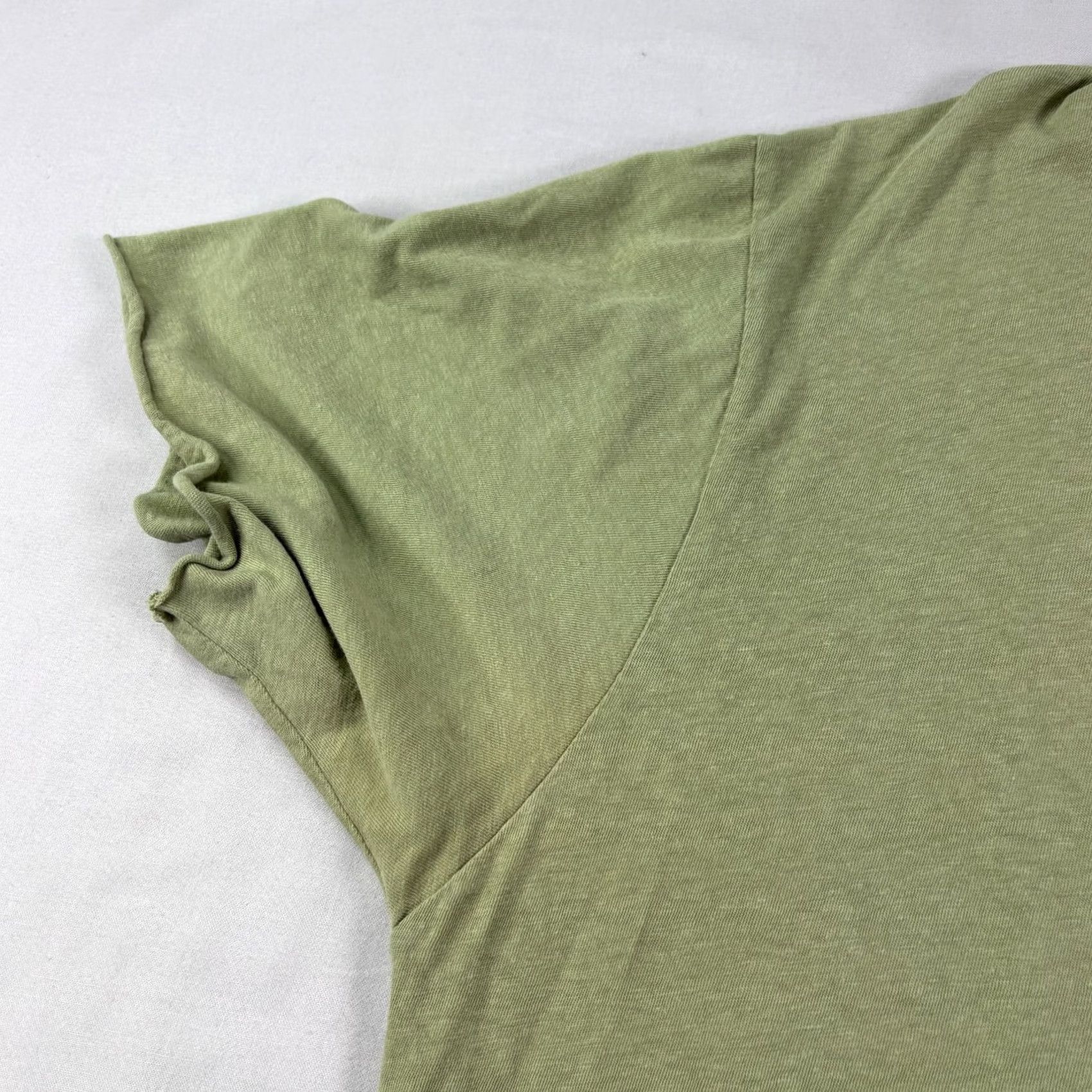 John Elliott John Elliott Shirt Mens Size L Green Crew Neck Short Sleeve Cotton Size US L / EU 52-54 / 3 - 4 Thumbnail