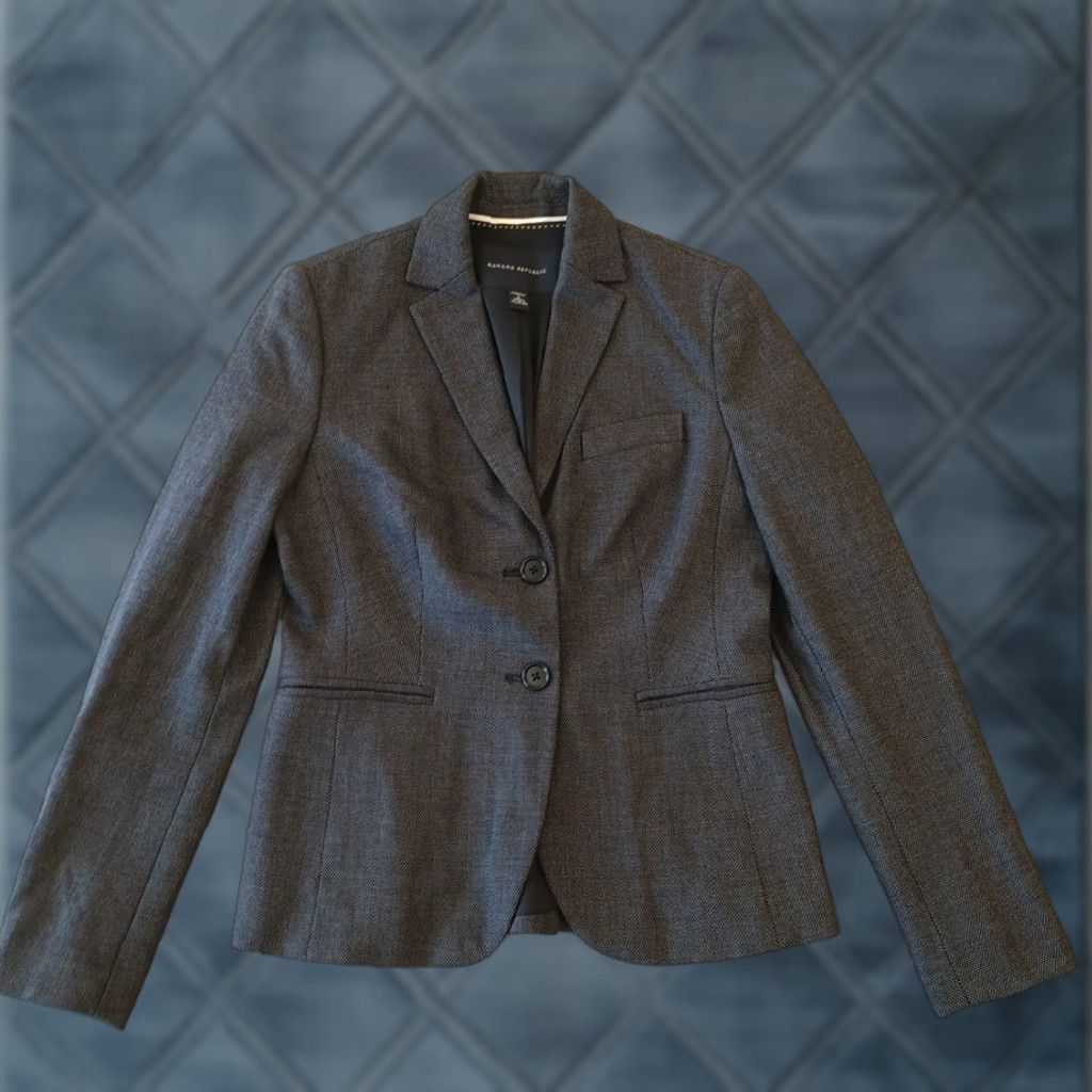 Banana Republic Banana Republic Blazer Womens 2 Gray Geometric Long Sleeve Two Button Lined Notch Lapel Four-Button Single-Breasted Pant Suit XSXX? Size XS / US 0-2 / IT 36-38 - 1 Thumbnail