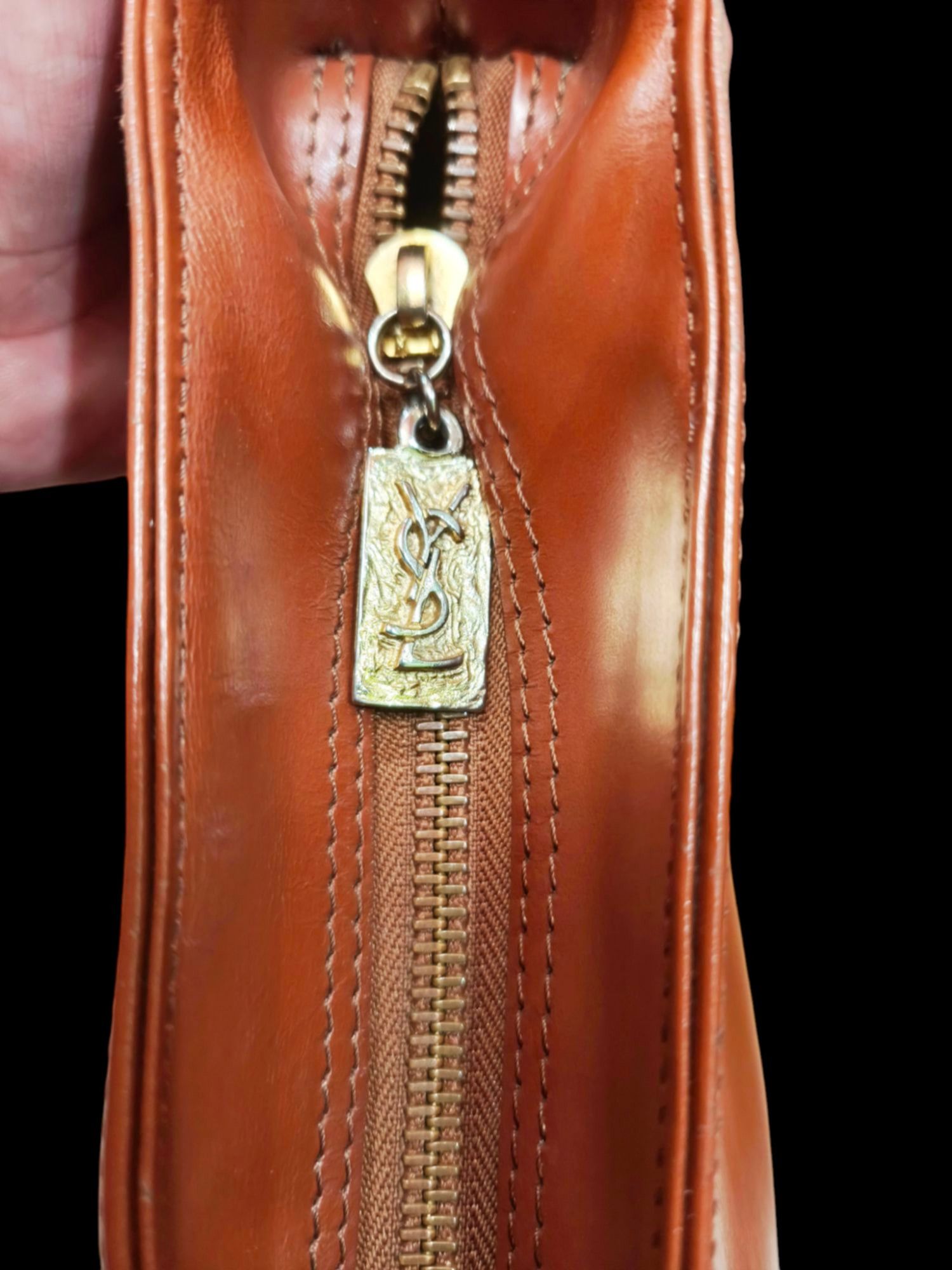 Yves Saint Laurent RARE VINTAGE YVES SAINT LAURENT GUINE LEATHER SHOULDER BAG Size ONE SIZE - 6 Thumbnail