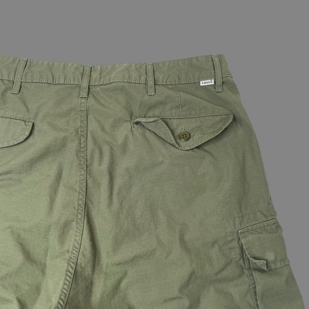 Levi's × Vintage Vintage 90s Levi’s cargo shorts Size US 38 / EU 54 - 4 Thumbnail