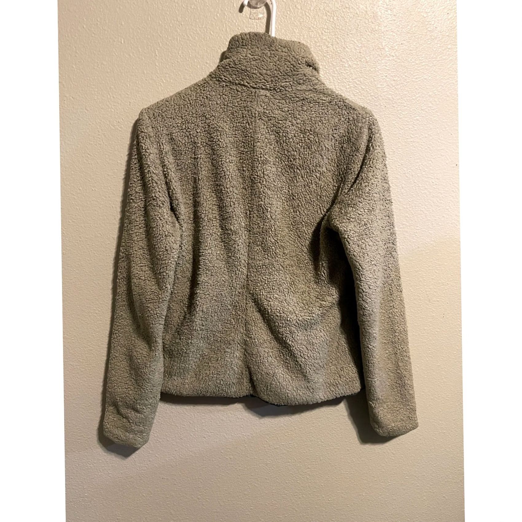 Patagonia Patagonia Fleece Jacket Women's M Beige Full Zip Up Sweater Soft Warm Outdoor Size M / US 6-8 / IT 42-44 - 2 Thumbnail