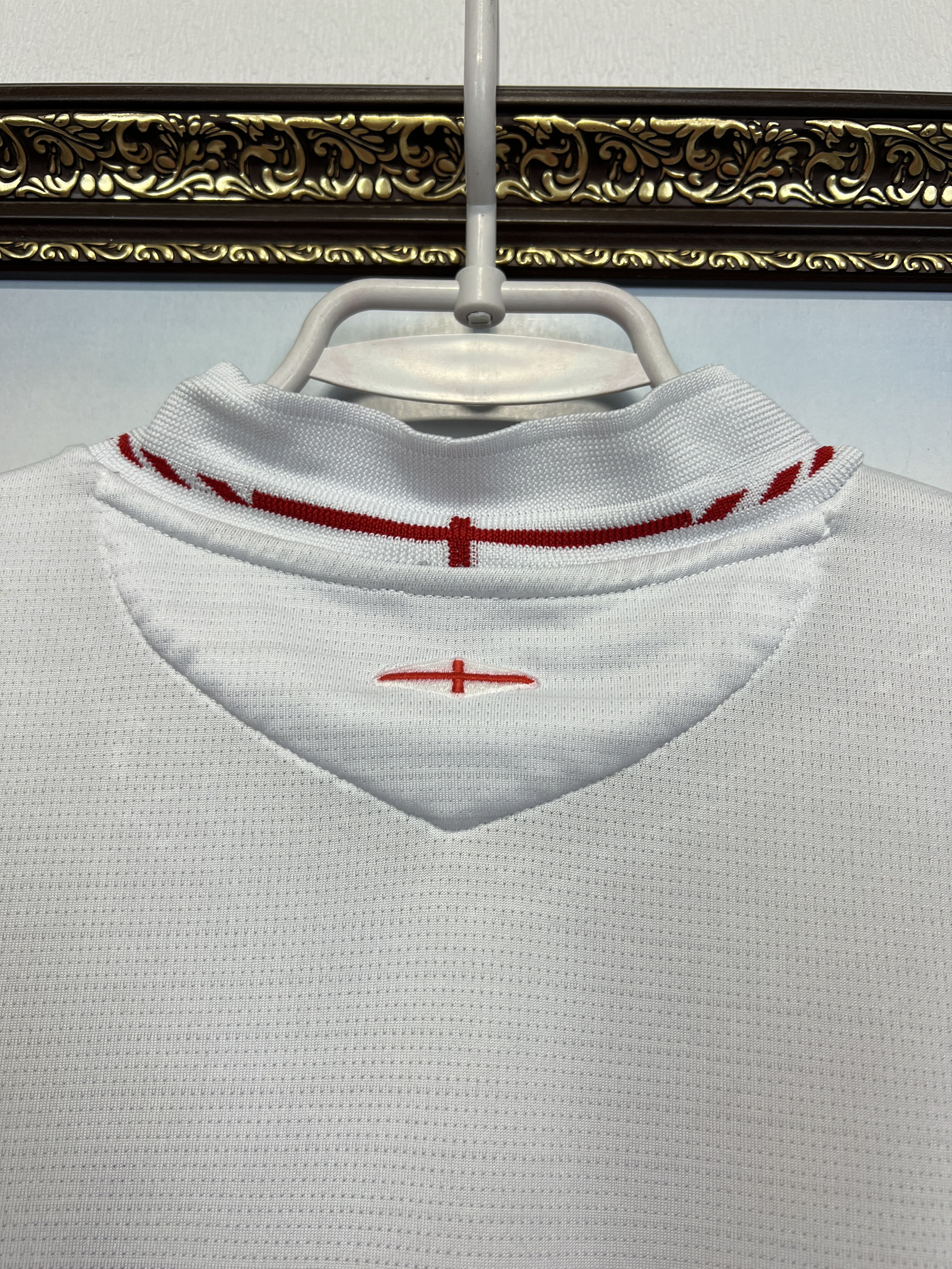 Umbro England Home football shirt 2005 Soccer Umbro Jersey Trikot Size US XL / EU 56 / 4 - 10 Thumbnail
