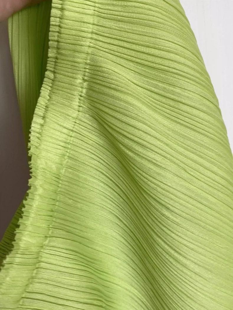 Issey Miyake Issey Miyake size:3 Green pleated skirt Size 22" - 7 Thumbnail