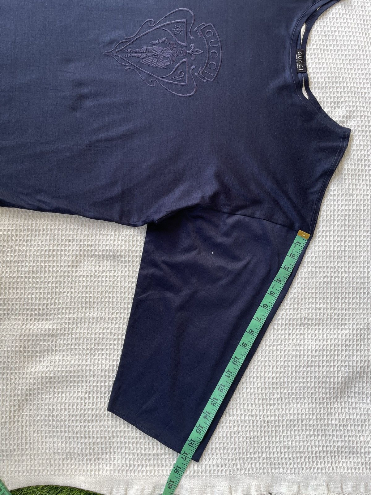 Gucci A/W’25🔥GUCCI🔥Embroidered Crest Logo 3Quartes Tshirt Size S / US 4 / IT 40 - 15 Thumbnail