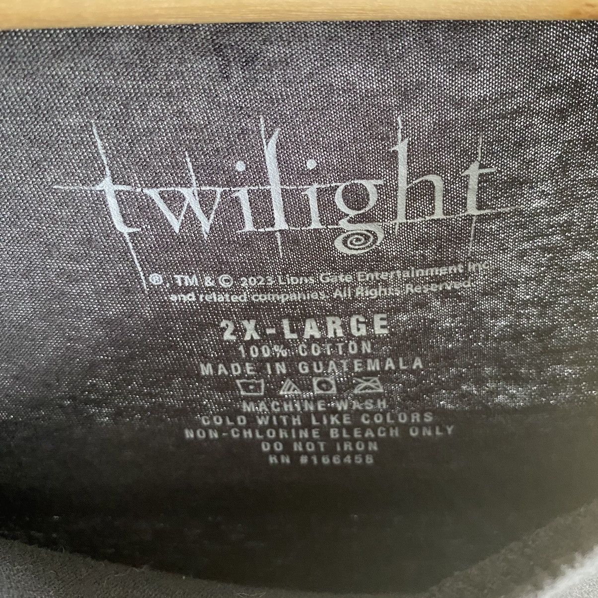 Vintage Faded Twilight Edward Cullen And Bella Swan ERD GRUNGE TEE Size US XXL / EU 58 / 5 - 6 Thumbnail