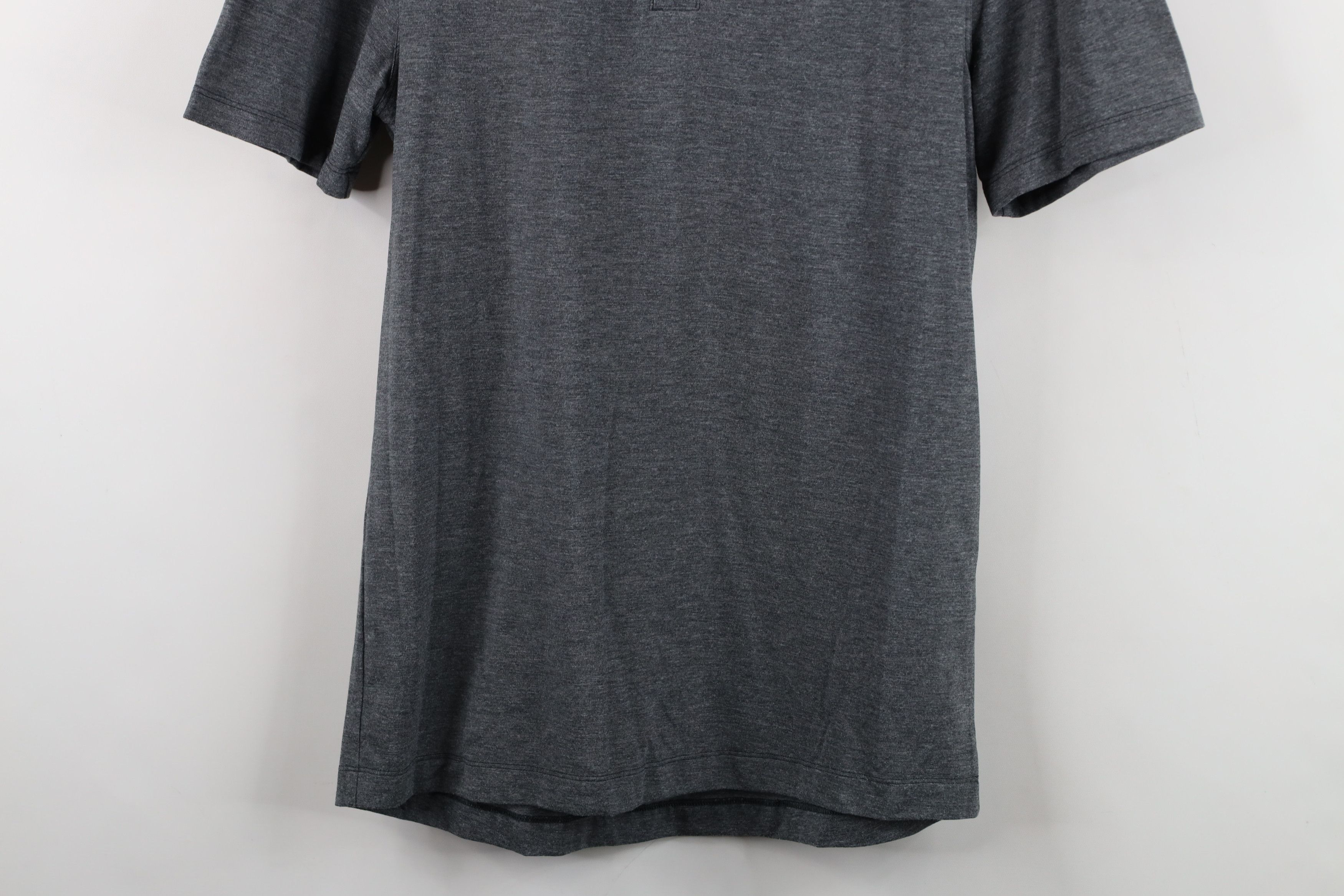 Lululemon Lululemon Metal Vent Tech Short Sleeve Golf Polo Shirt Gray Size US M / EU 48-50 / 2 - 3 Thumbnail
