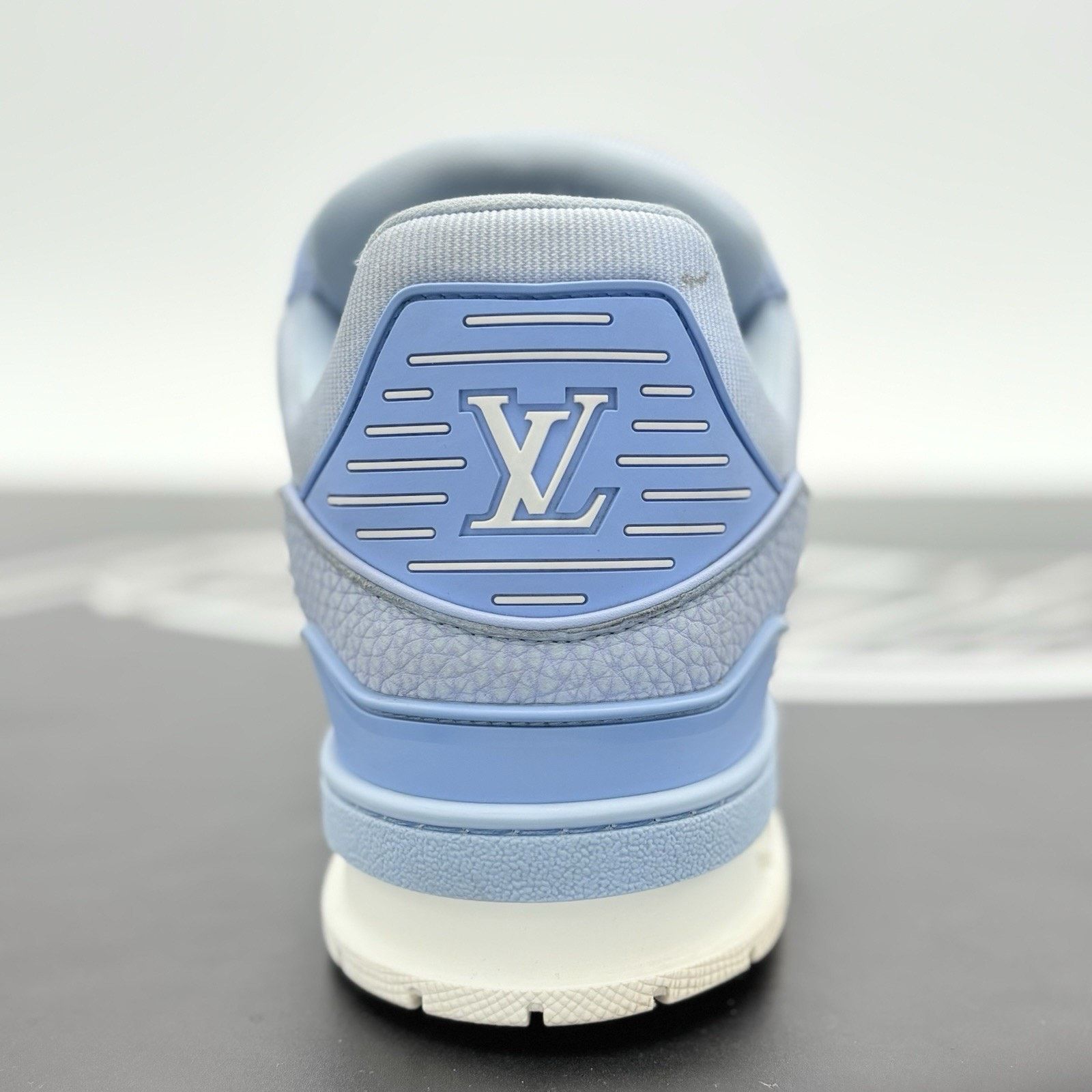 Louis Vuitton Louis Vuitton Trainer ' Light Blue White ' | GREAT COND! Size US 12.5 / EU 45-46 - 3 Thumbnail